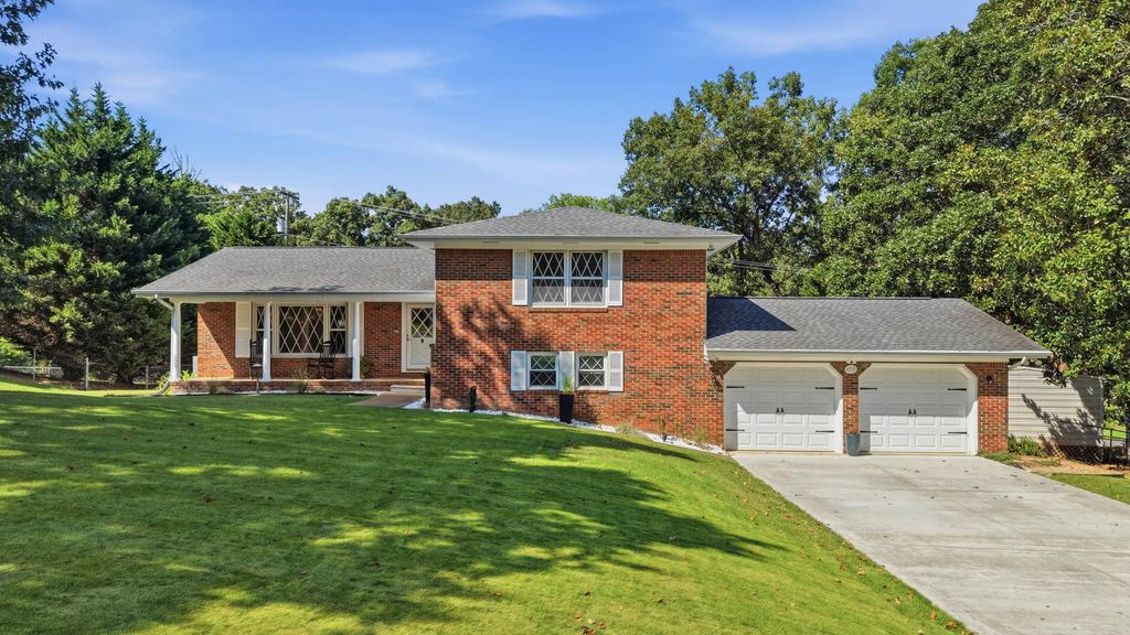 4715 N Forest Road, Hixson