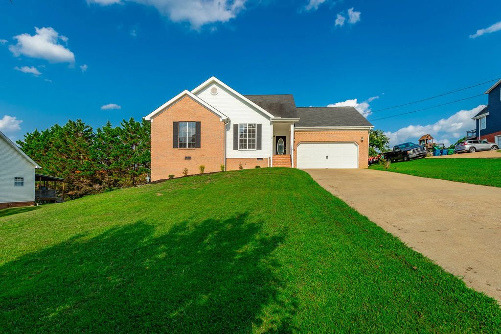 700 Debbie Lane, Ringgold