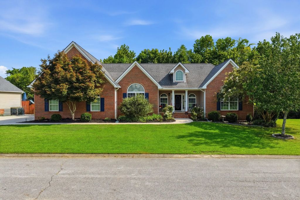 8644 Wading Branch Court, Ooltewah