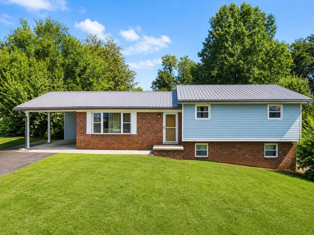 2910 Nw Orchid Drive, Cleveland
