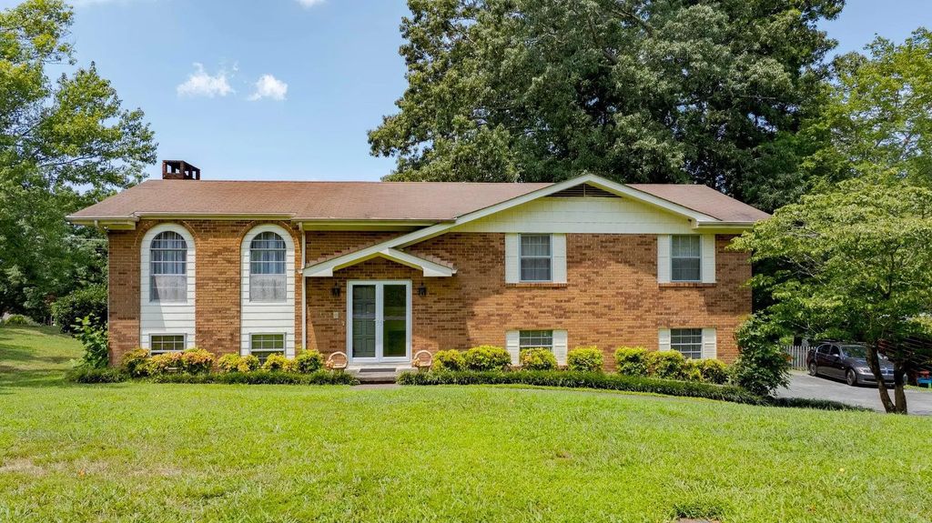 2101 Crown Court Lane, Chattanooga