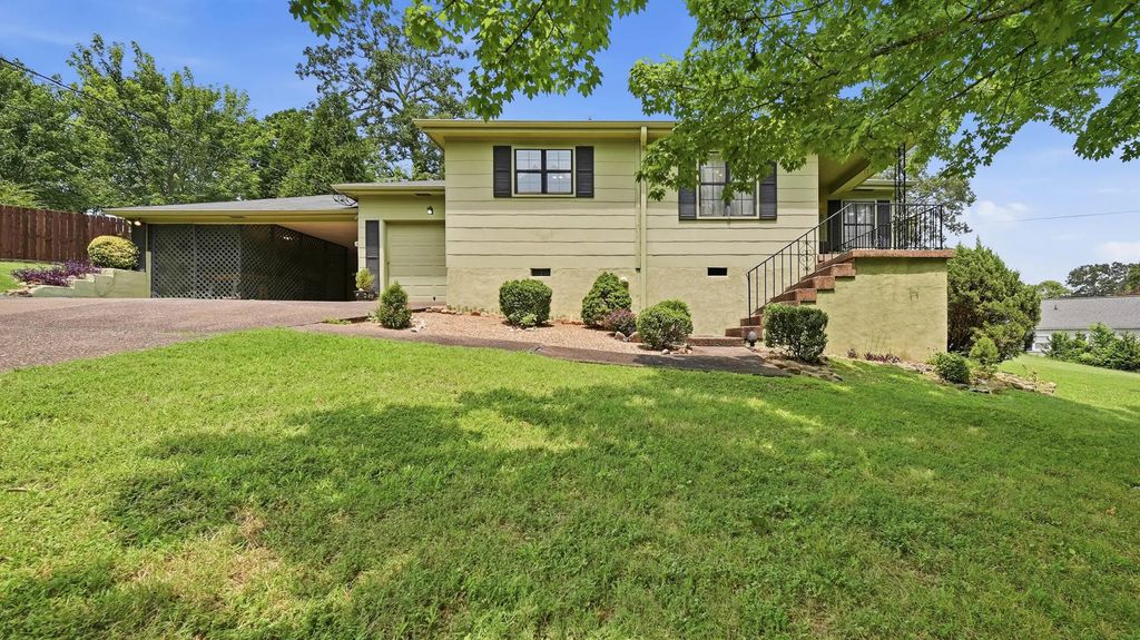1281 W Fairfax Drive, Chattanooga