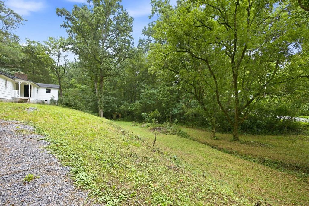 943 Roach Hollow Road, Ringgold