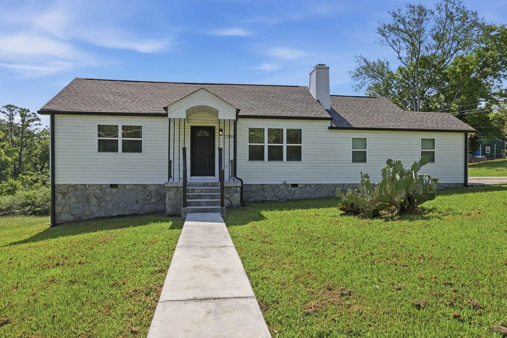1500 Greenwood Road, Chattanooga