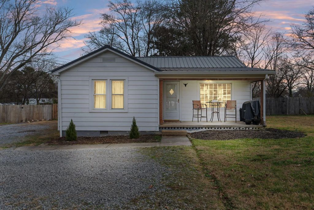 910 Nw Georgetown Road, Cleveland