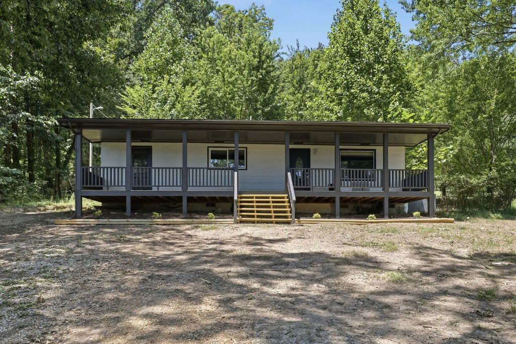 664 Red Hill Valley Road, Cleveland