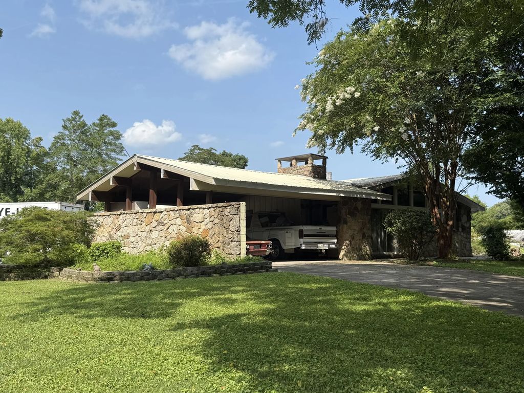 3530 Cedar Avenue, Cleveland