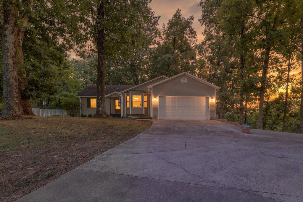 40 E Carolyn Circle, Ringgold