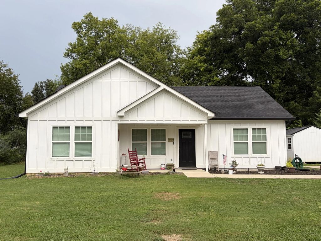 307 Central Street, Rossville