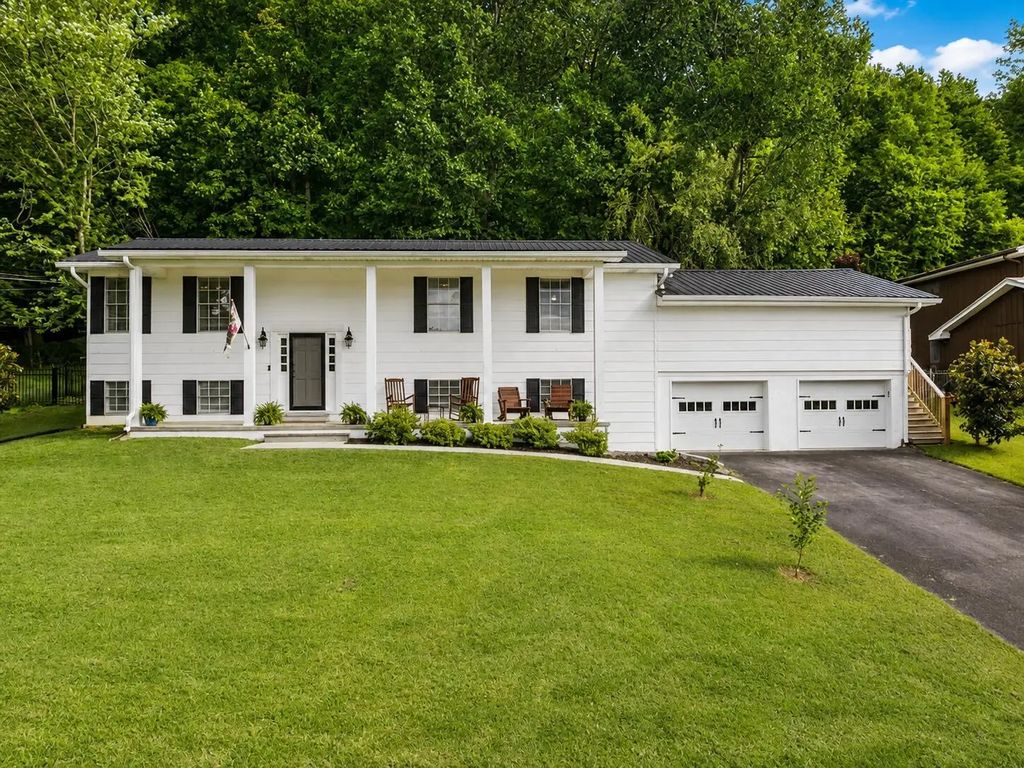 3744 Hilldale Drive, Cleveland