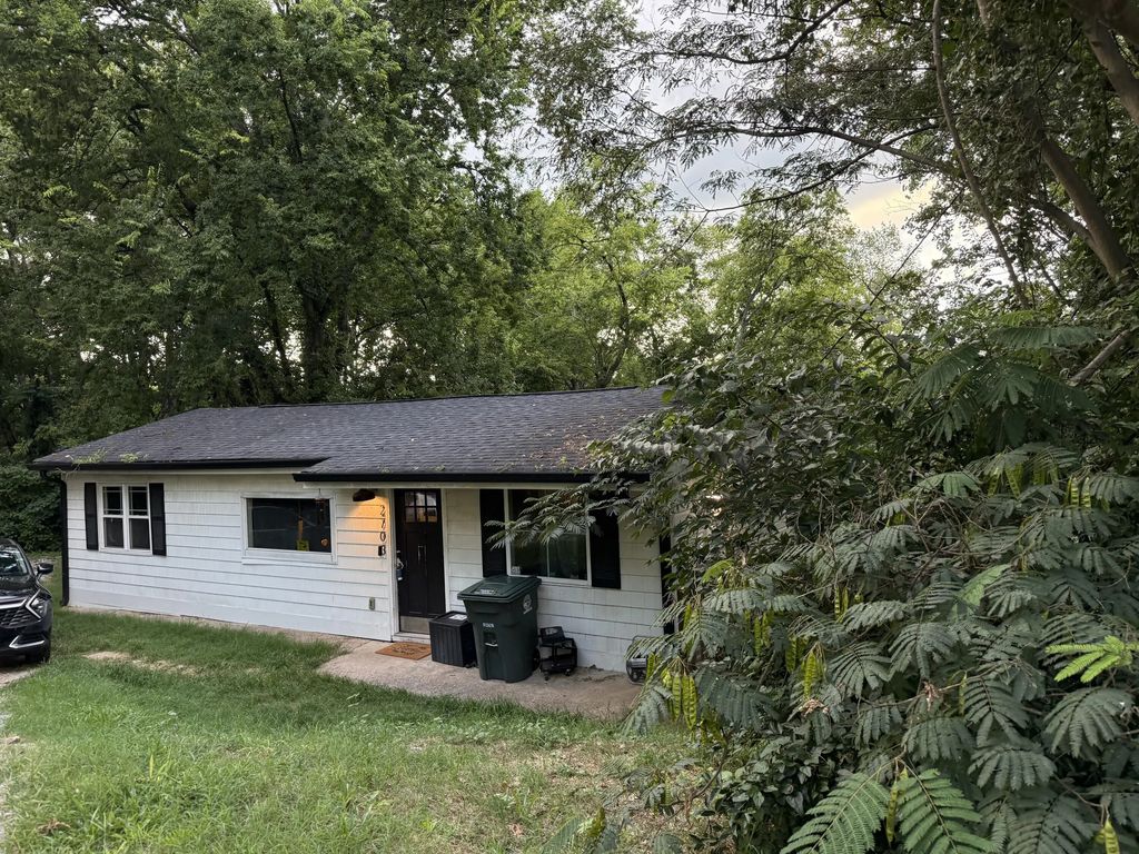 2703 Harrison Pike, Chattanooga