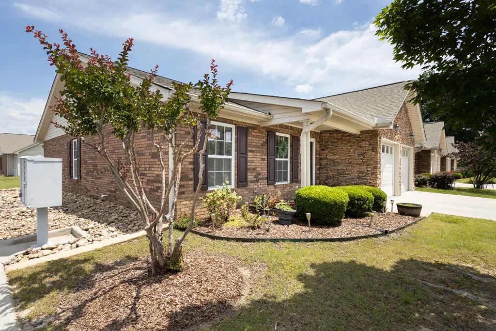801 Applebrook, Rossville