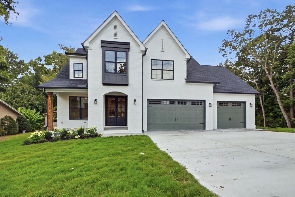 6821 Lakeshore Drive, Chattanooga