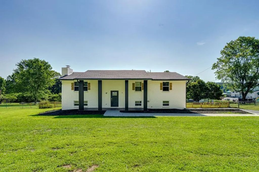 469 Post Oak Road, Ringgold