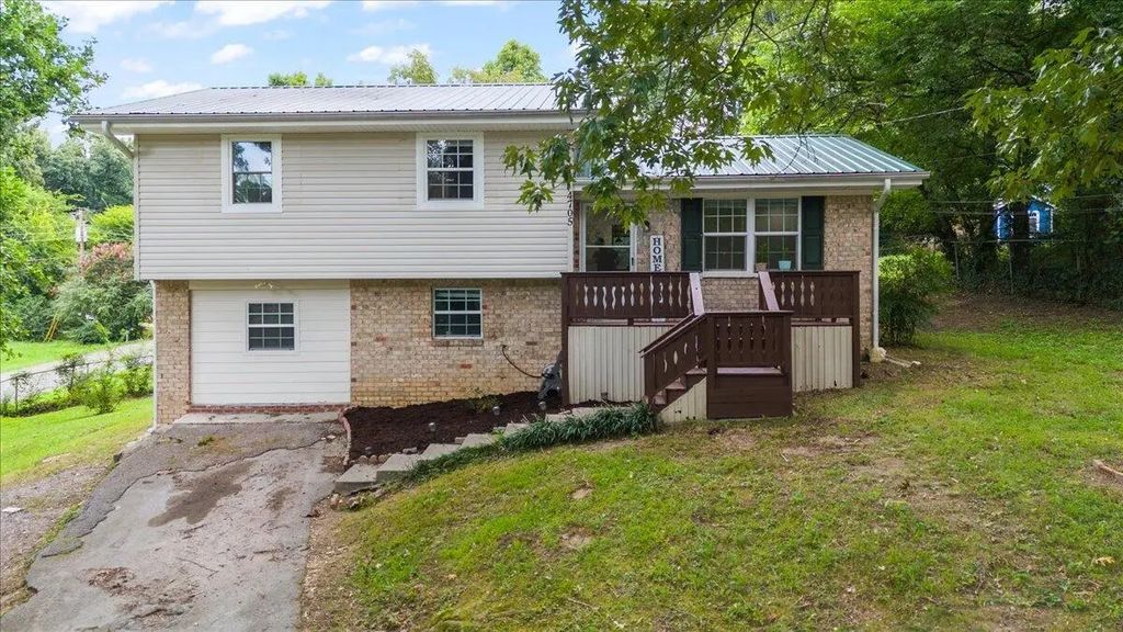 4705 Treemont Circle, Cleveland