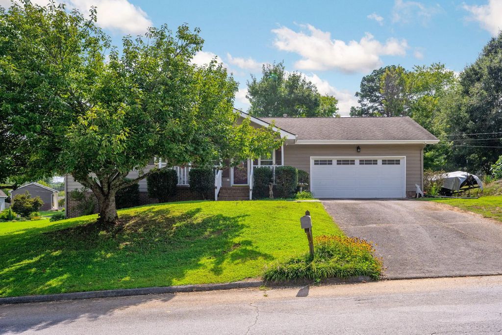 412 Sandalwood Drive, Hixson
