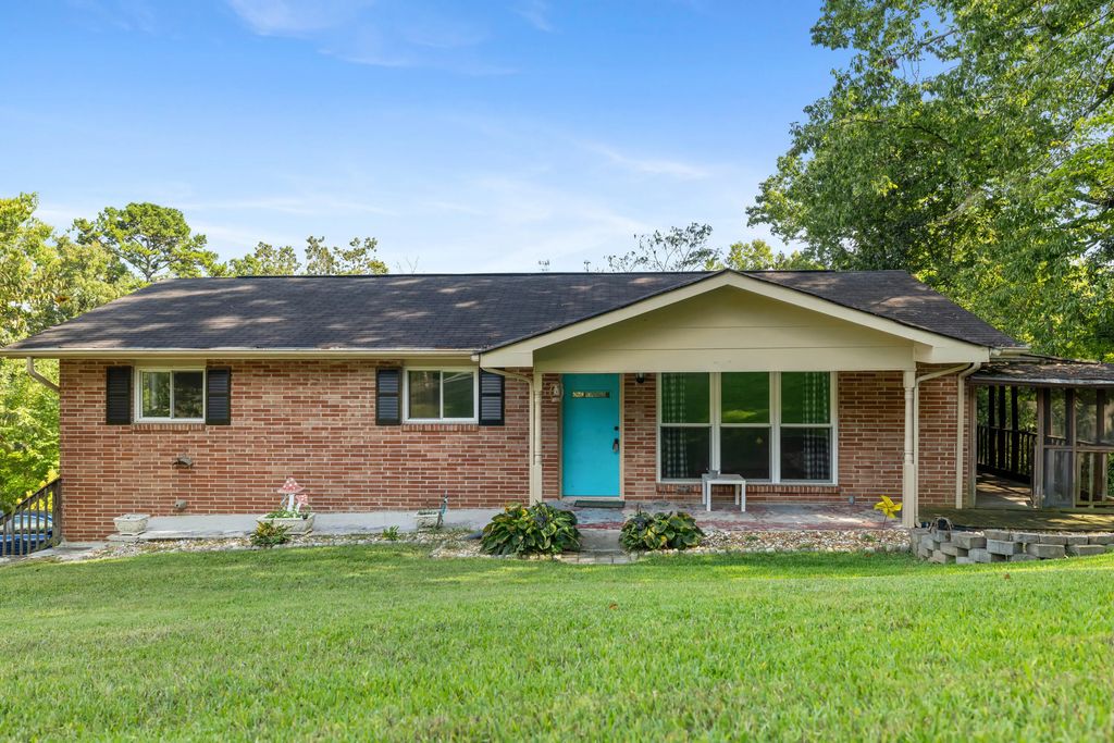 220 Alpine Drive, Rossville