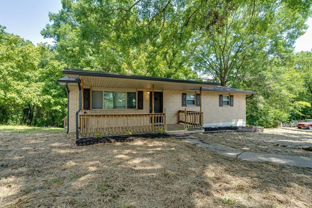 6 Canary Lane, Rossville