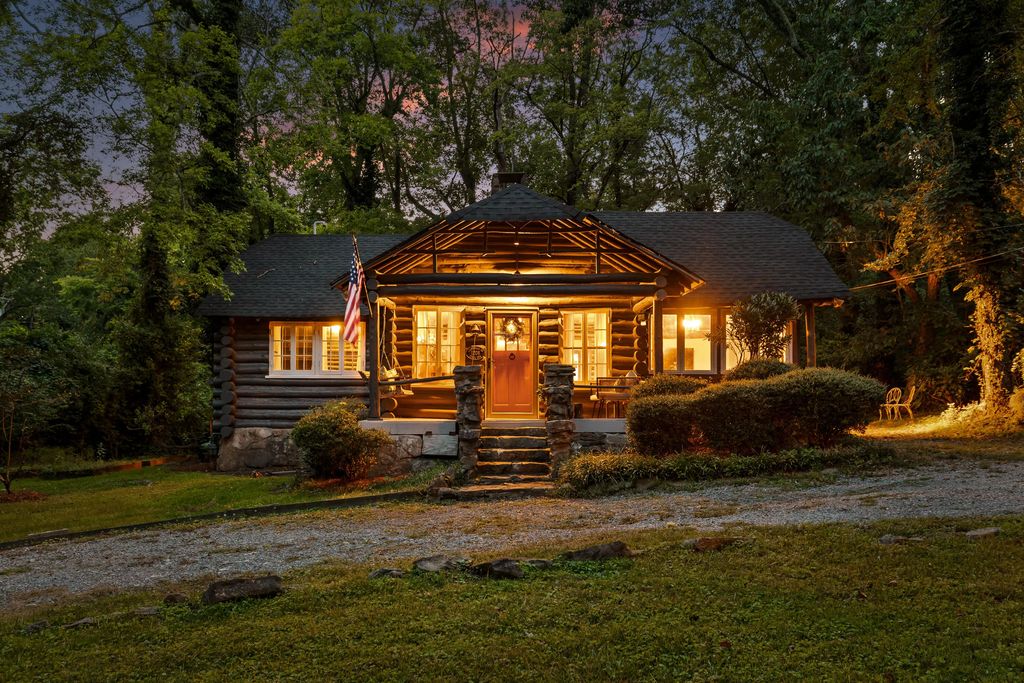 1208 Cinderella Road, Lookout Mountain