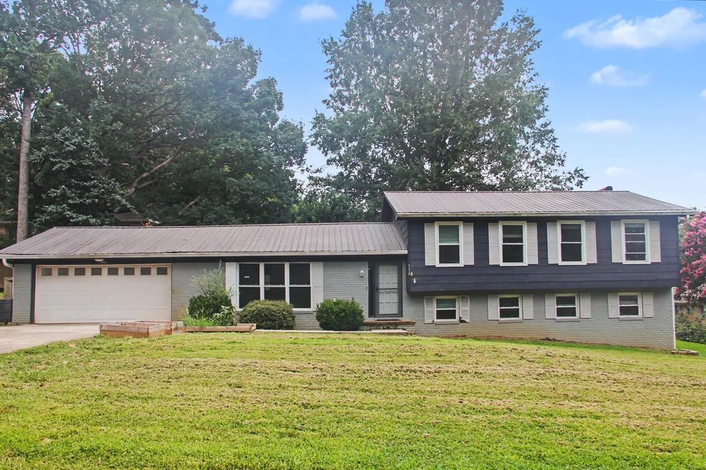 532 Hunter Trail, Cleveland