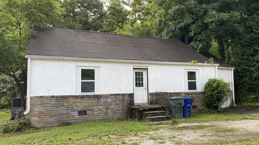 1408 Tunnel Boulevard, Chattanooga