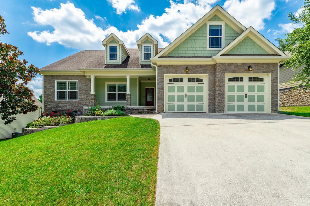 604 Kailors Cove Circle, Ringgold