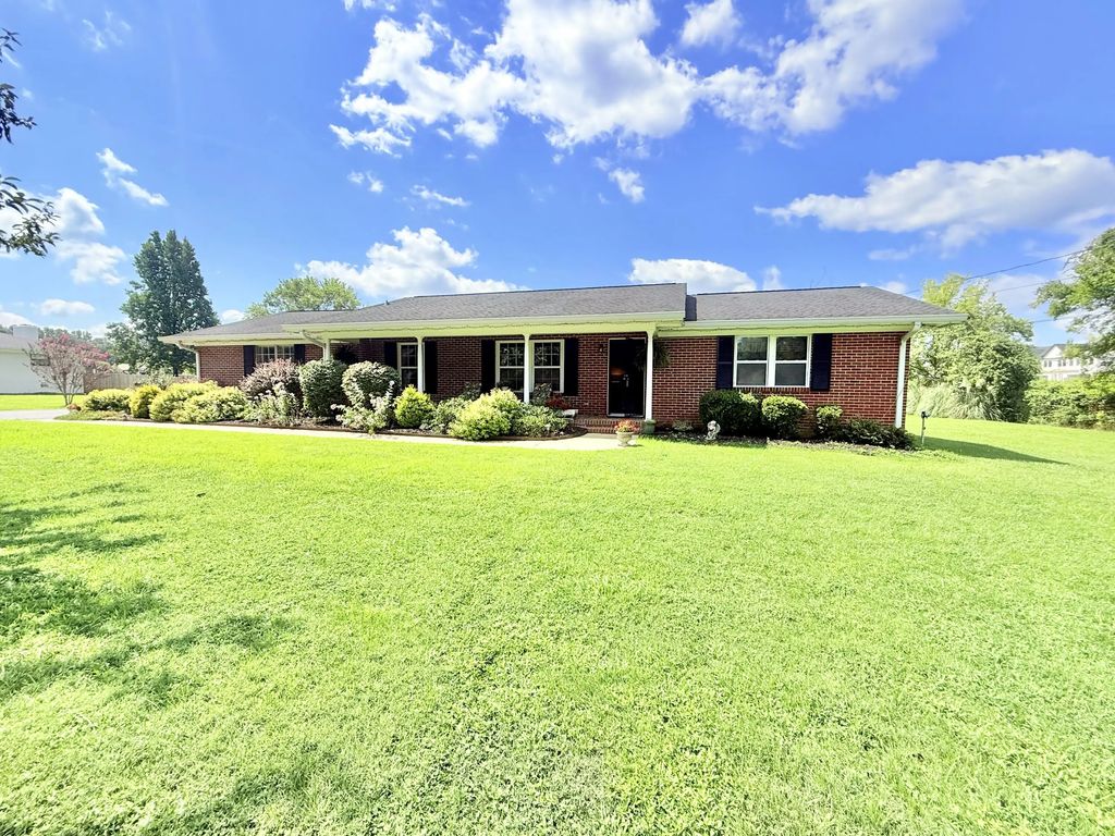 1608 Eagle Drive, Hixson