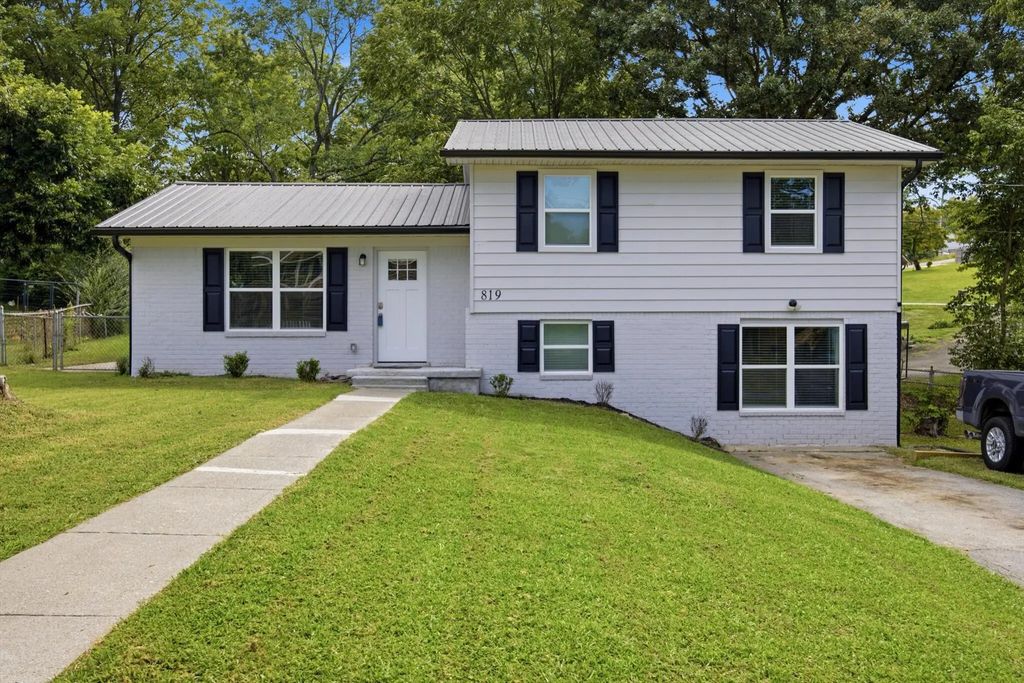 819 Scenic Drive, Cleveland