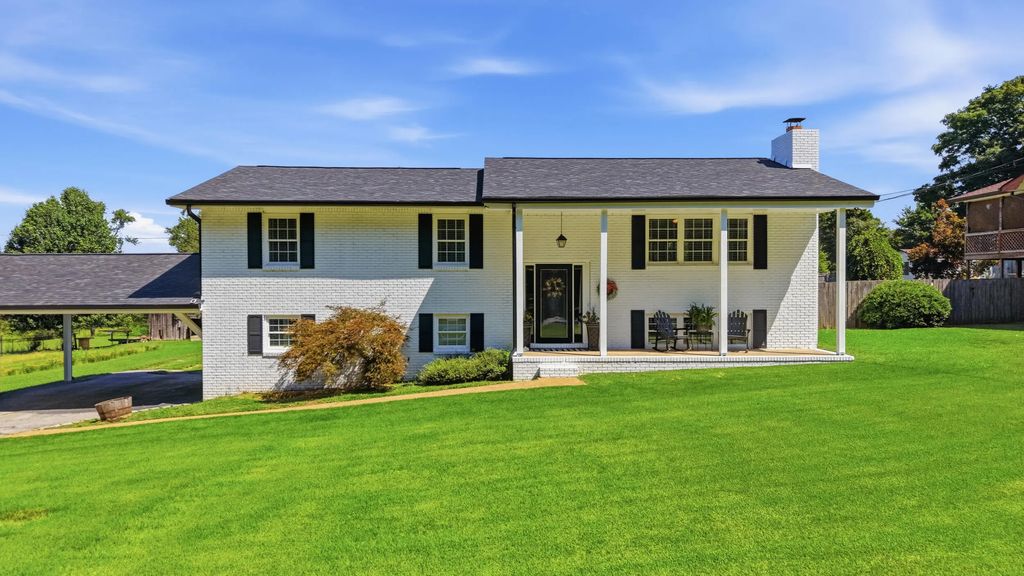 262 W Reed Road, LaFayette