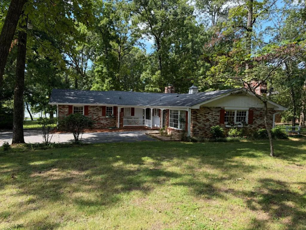 2211 Gold Point, Hixson