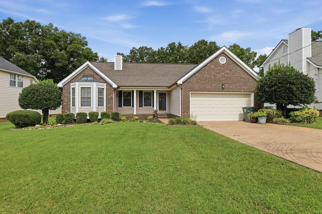 2411 Charleston Square, Chattanooga