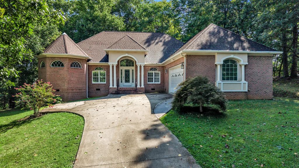 345 King Ridge Drive, Cleveland
