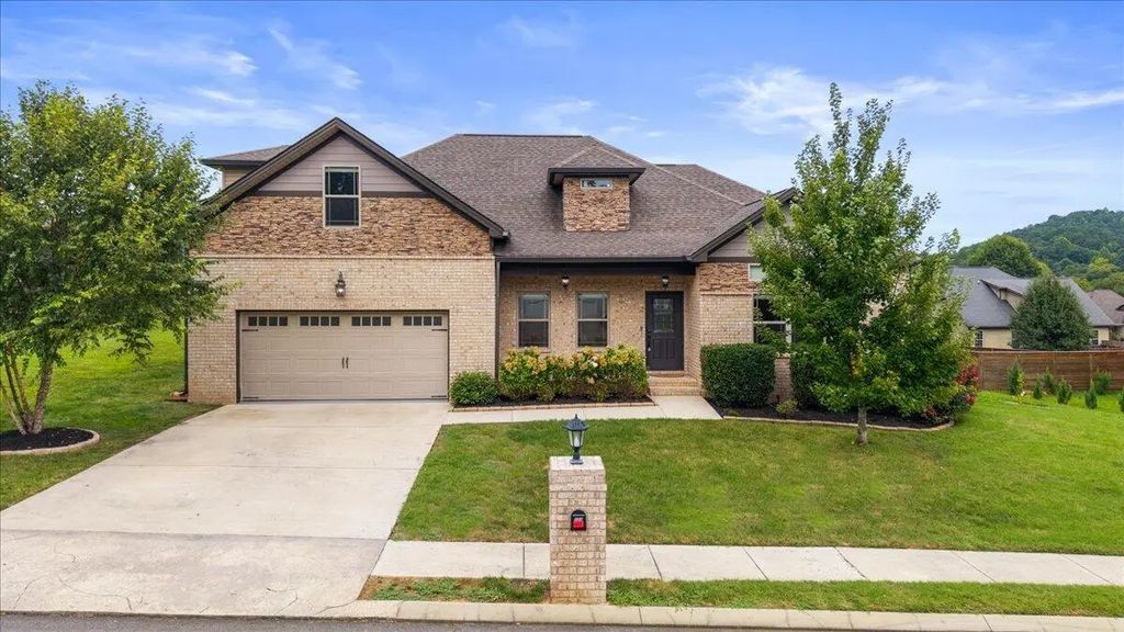 123 Red Fox Lane, Cleveland