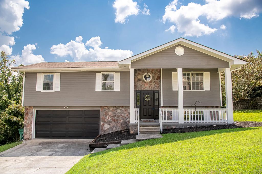 8208 Fallen Maple Drive, Chattanooga