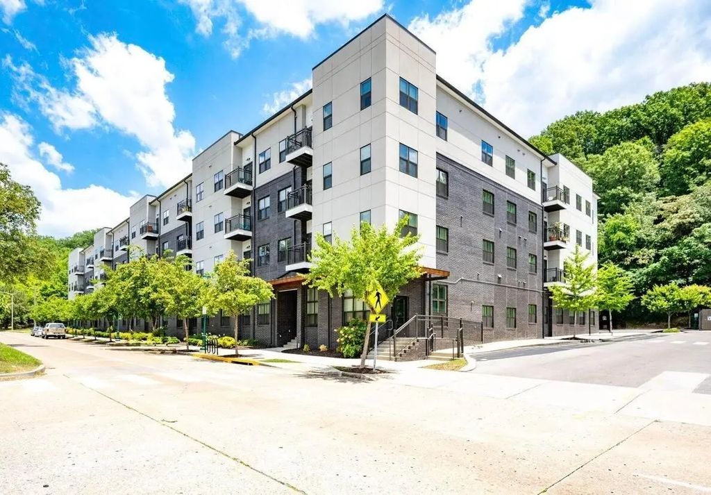 782 Riverfront Parkway, Chattanooga