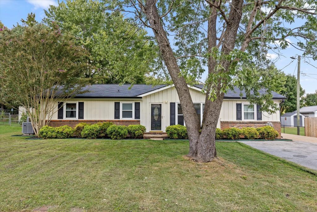1389 Meadowood Drive, Hixson