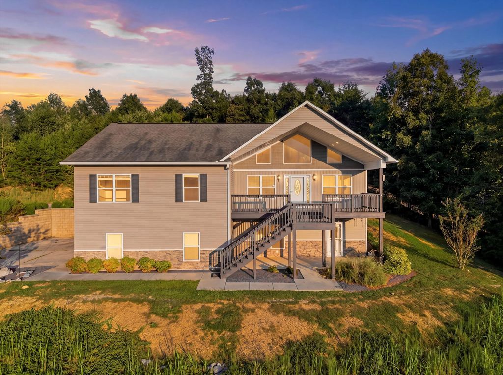 365 Meadowbrook Lane, Trenton