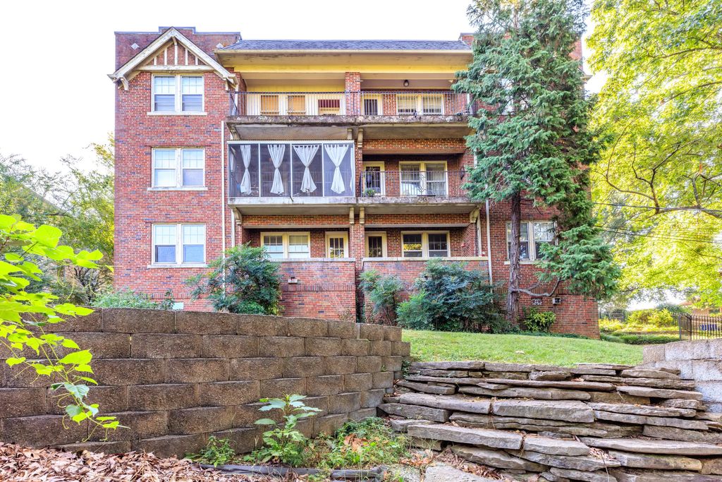 190 N Crest Road, Chattanooga