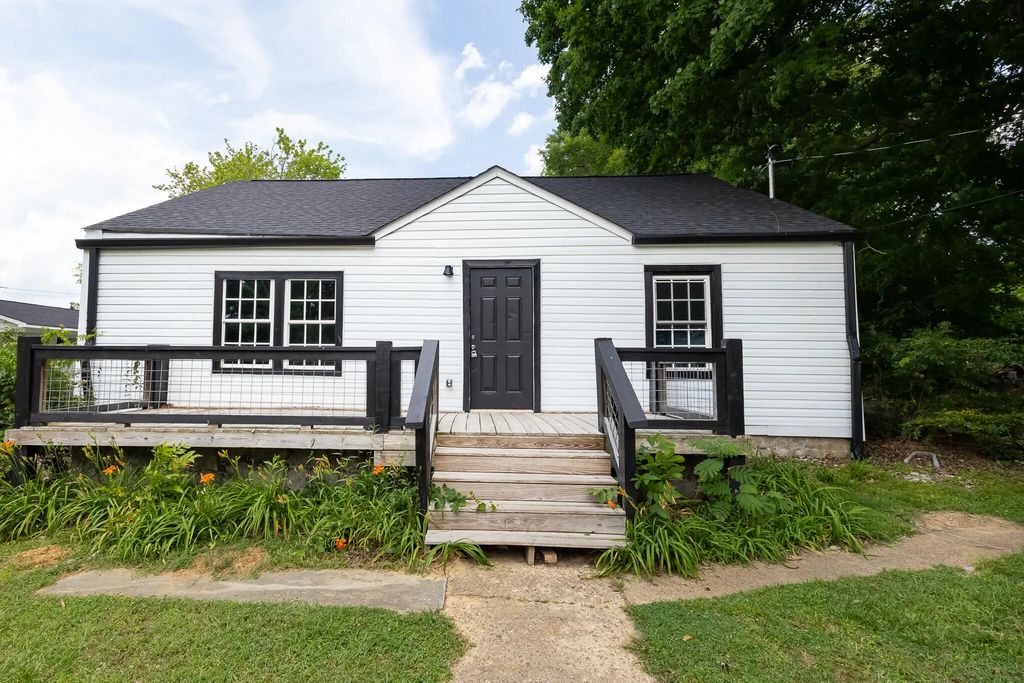 207 Napier Street, LaFayette