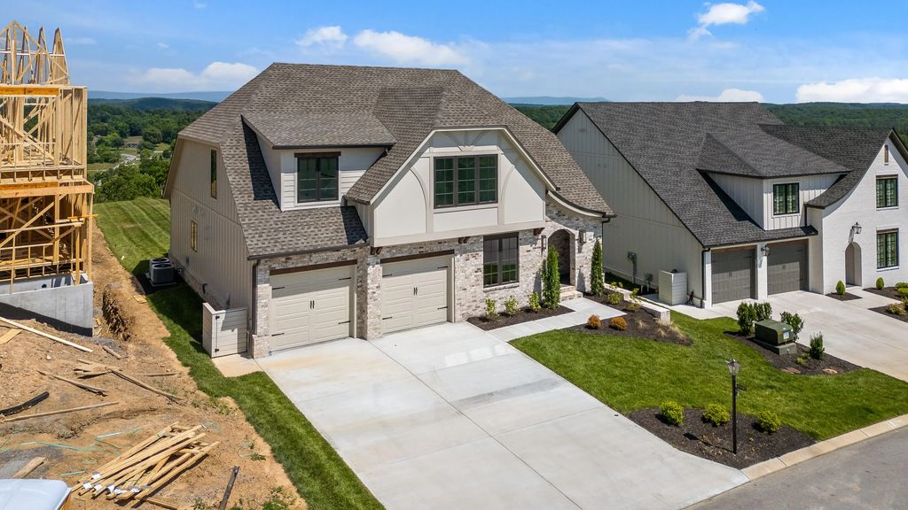 10946 London Tower, Apison