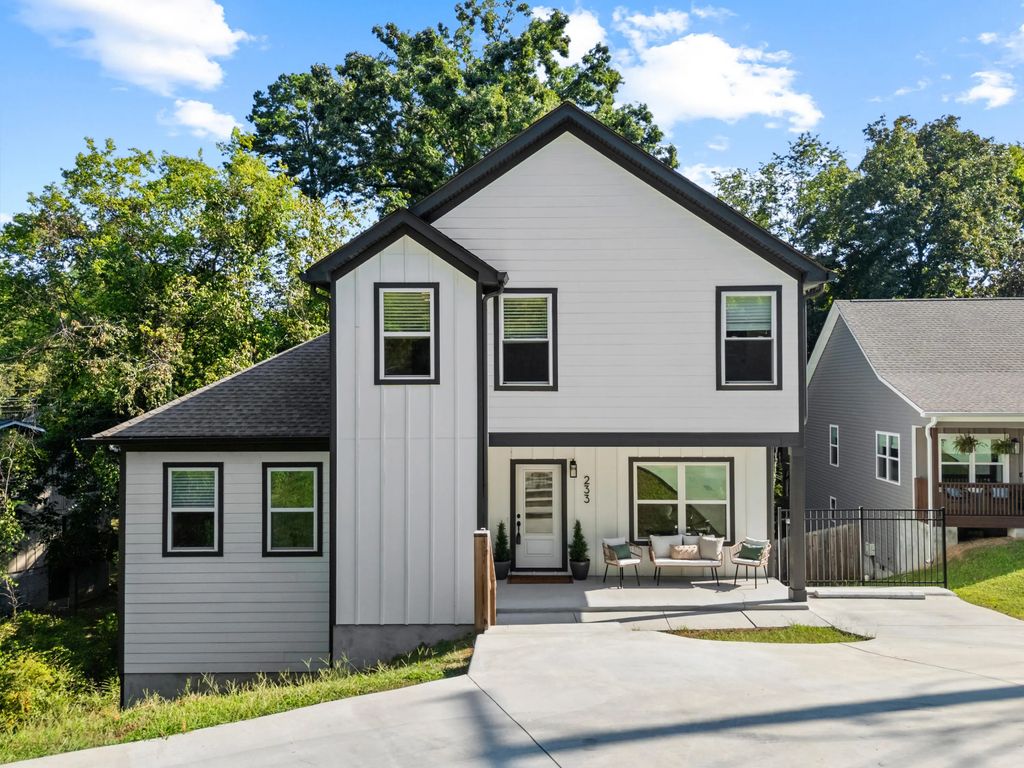 233 Peace Street, Chattanooga