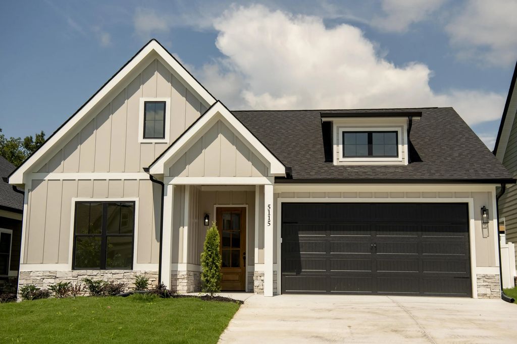 5115 Ella Lane, Cleveland