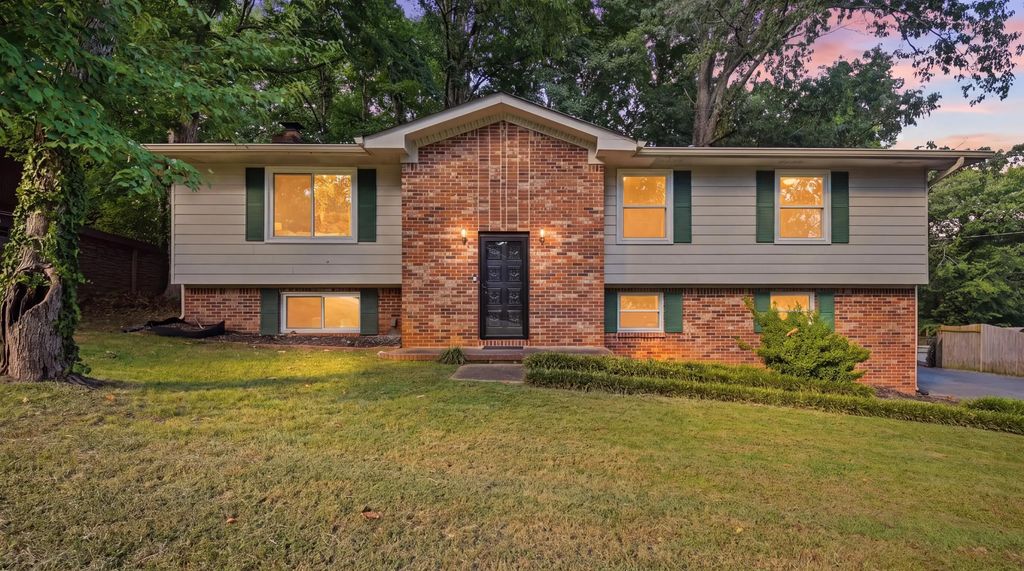 809 N Valleywood Circle, Hixson