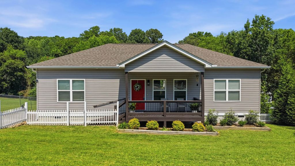 1547 Dallas Lake Road, Hixson