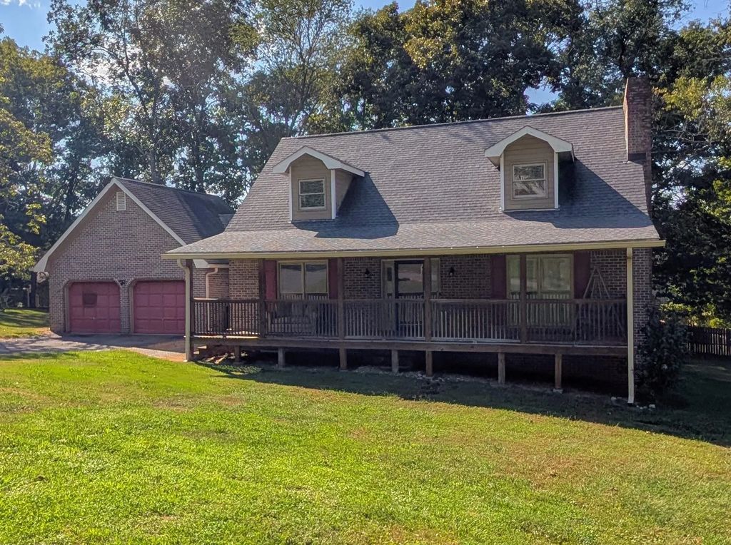 2010 Laurel Springs Drive, Cleveland
