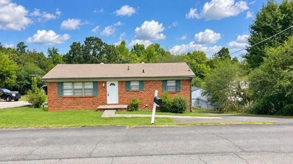 1645 Falcon Drive, Cleveland
