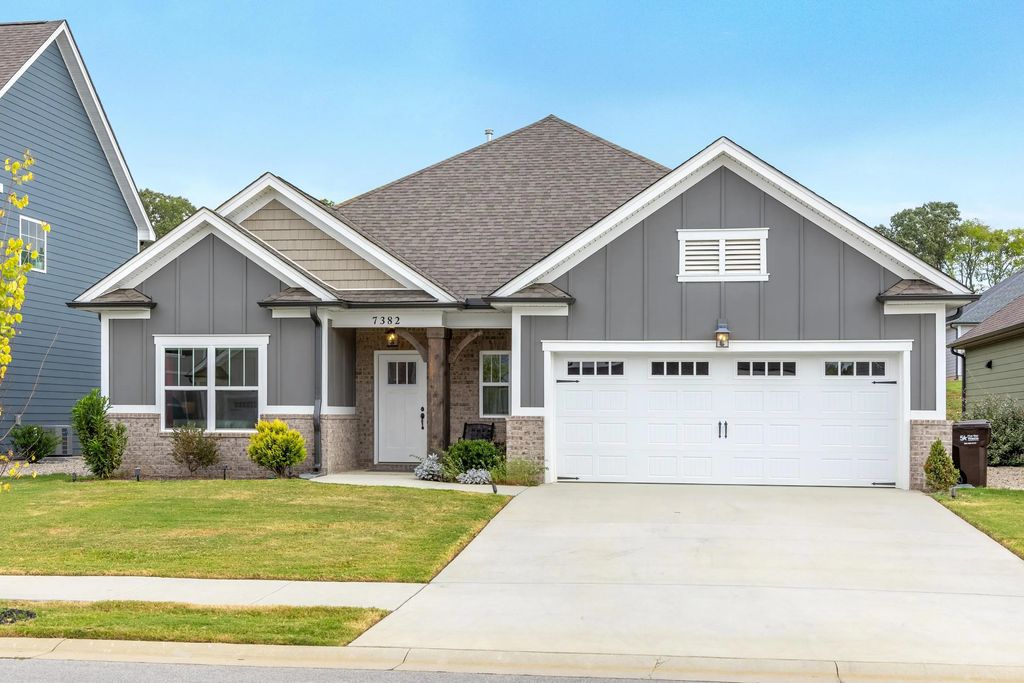 7382 Dividing Way, Ooltewah
