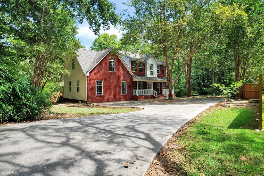 1012 Cave Springs Road, Hixson