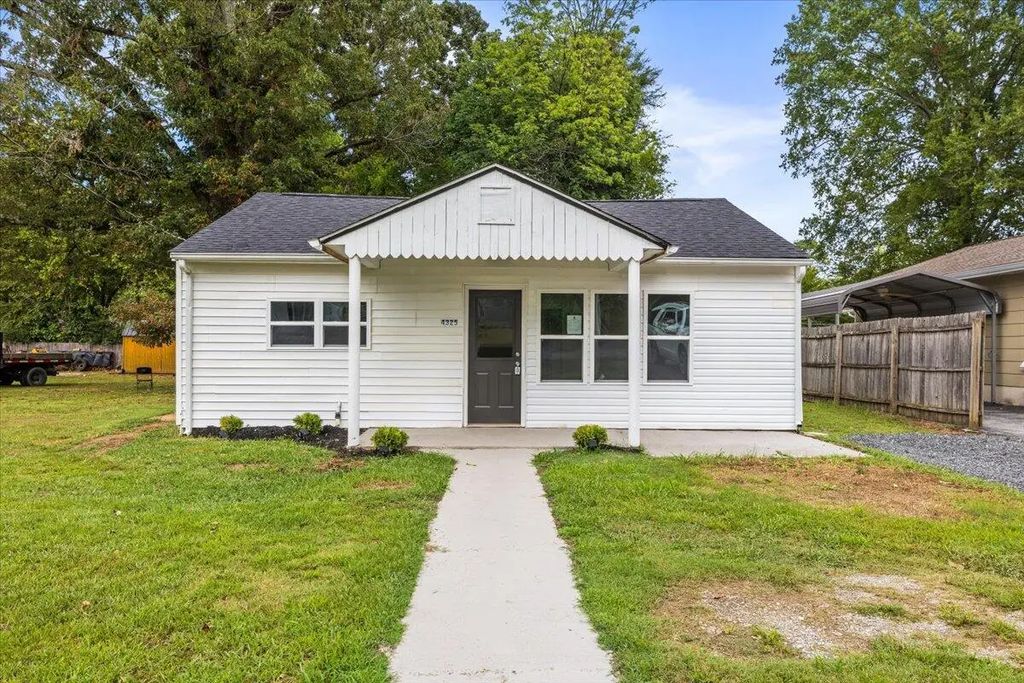 4325 Greenbriar Road, Chattanooga