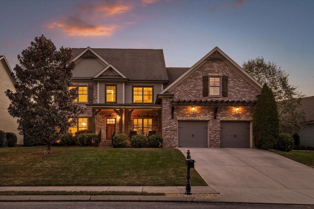 866 Deer Valley Drive, Hixson